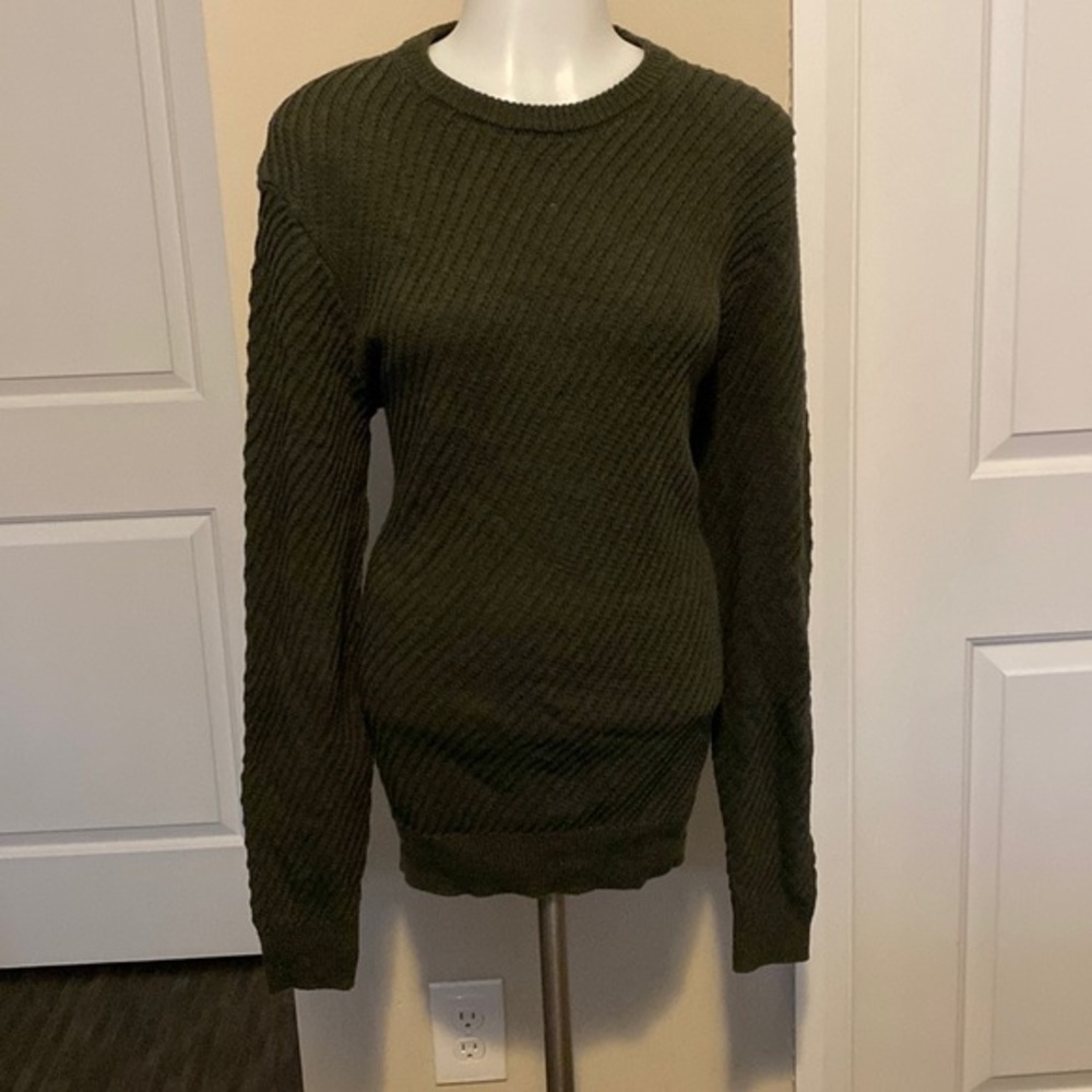 NWT! Soft Comfy Sweater‎